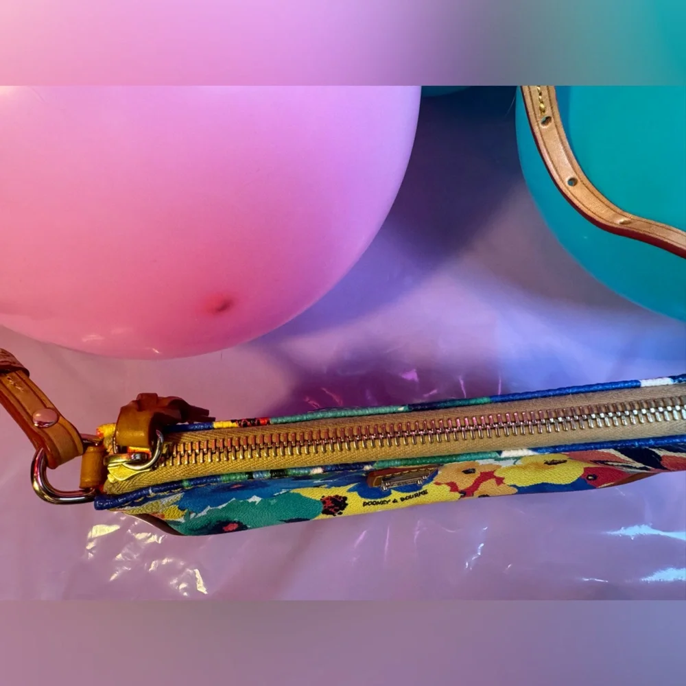 Dooney & Bourke Crossbody -Somerset Watercolors Floral- DISCONTINUED-Pristine! - Picture 8 of 9